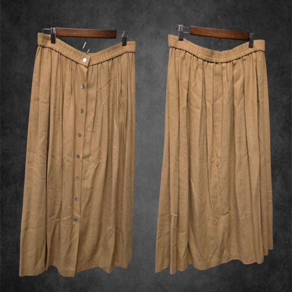 Vintage tan linen buttondown Maxi Skirt - Picture 2 of 5